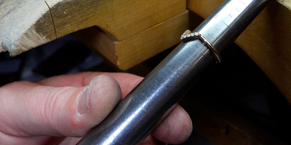 Comment se fait une mise en grandeur de bague?