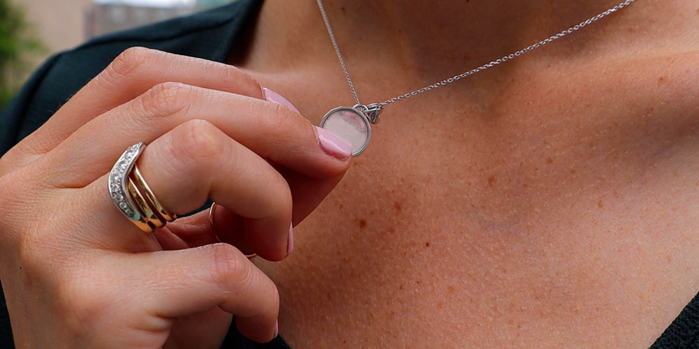 Les différents modèles de bijoux funéraires
