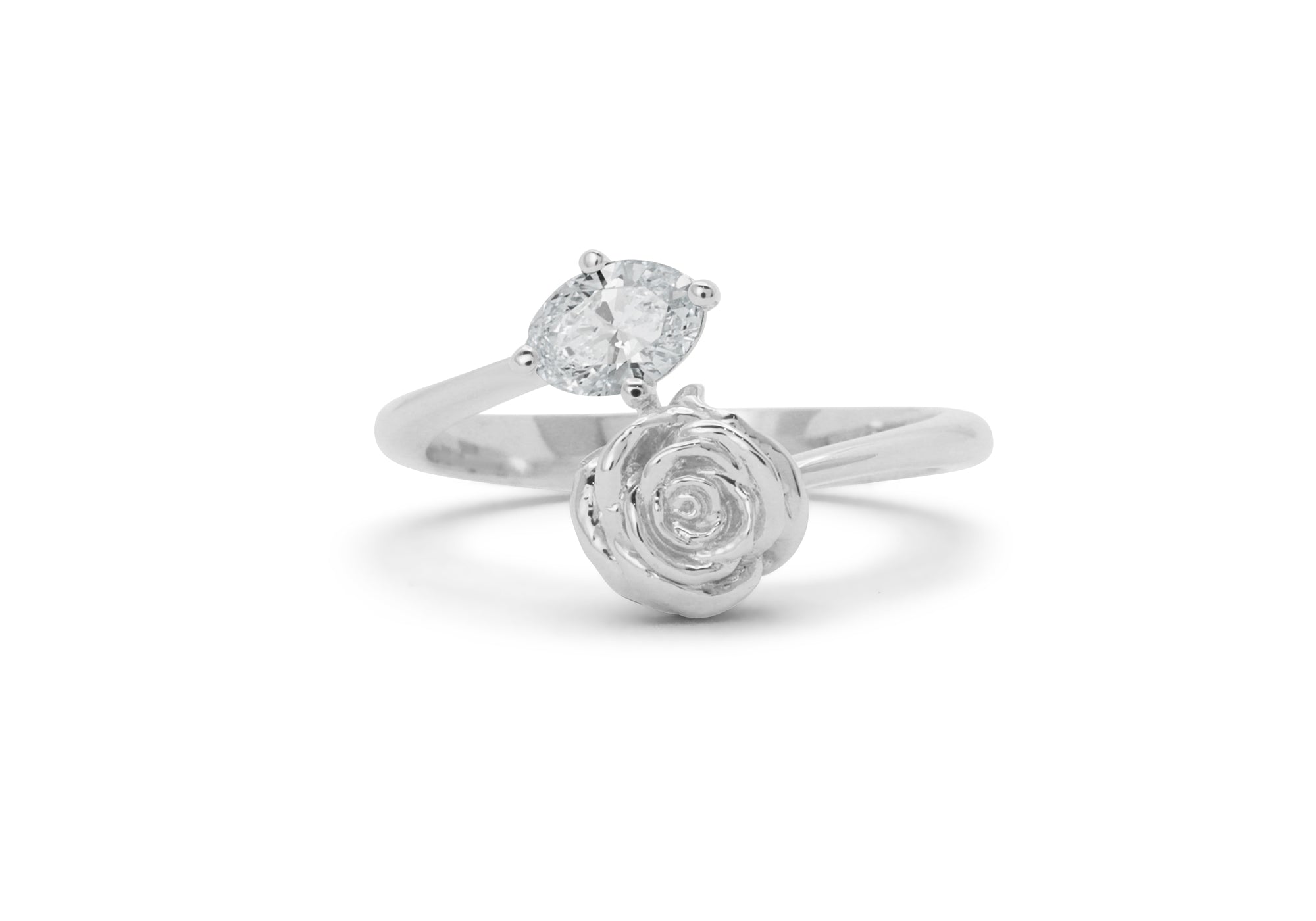 Bague croisée avec rose et moissanite
