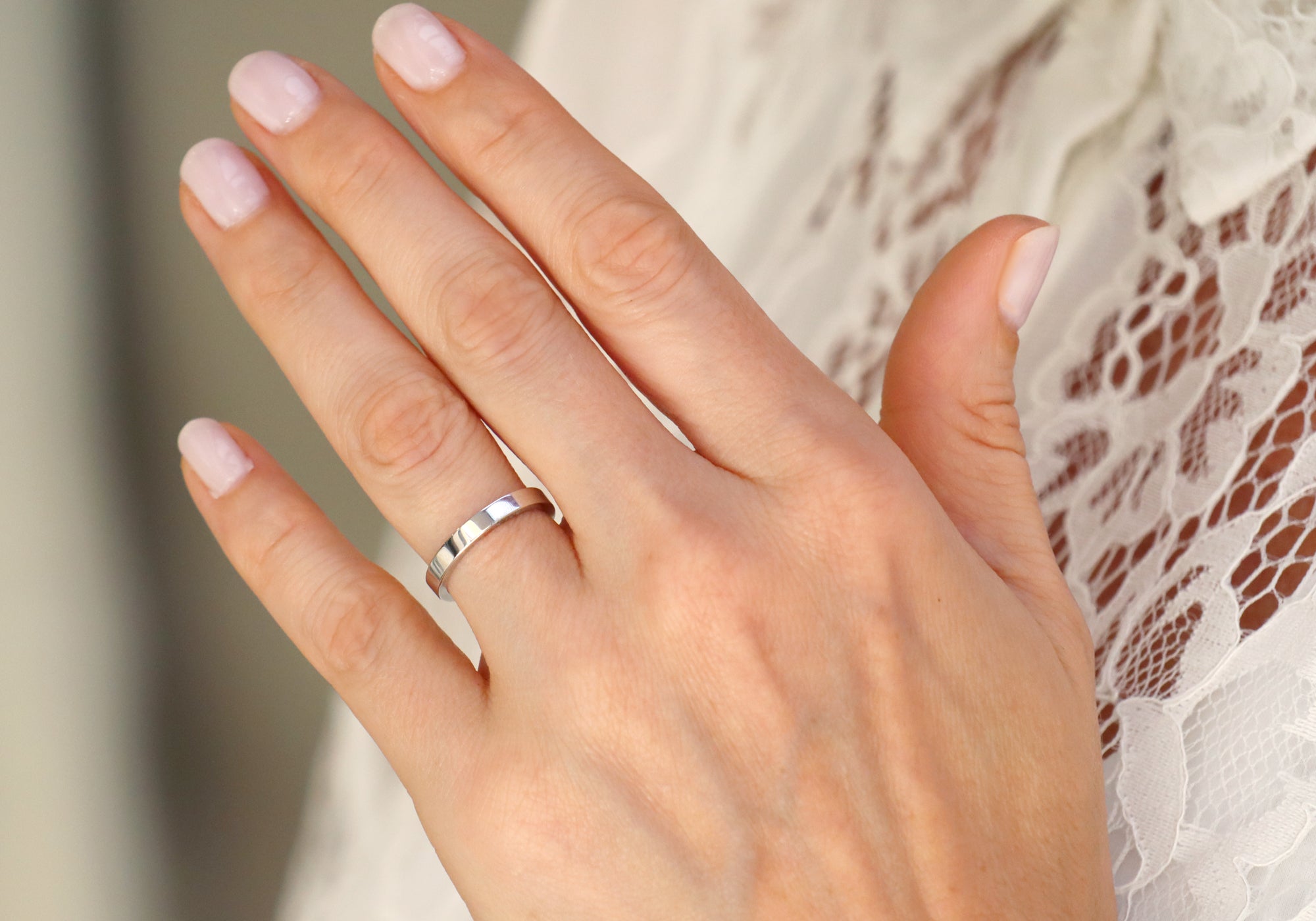 Plutôt discrète polie