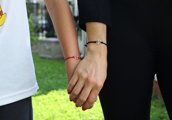 Le noeud de l'amour sur fil (Ag925)