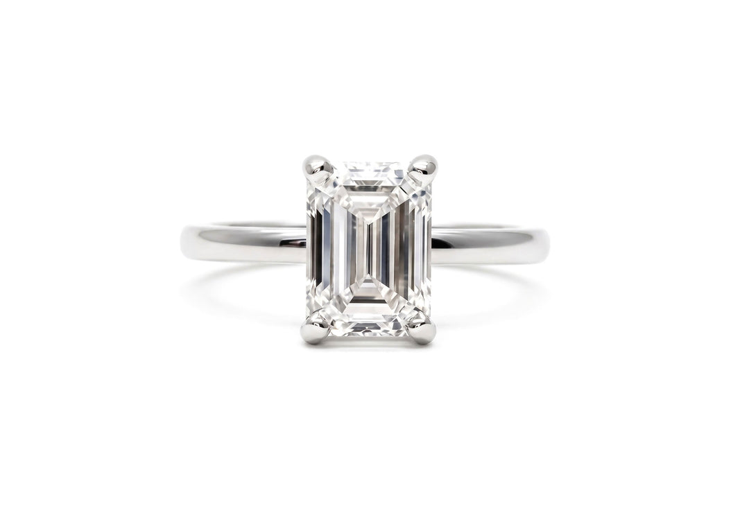 Bague solitaire L'exquise coupe émeraude en or blanc– Flamme en Rose