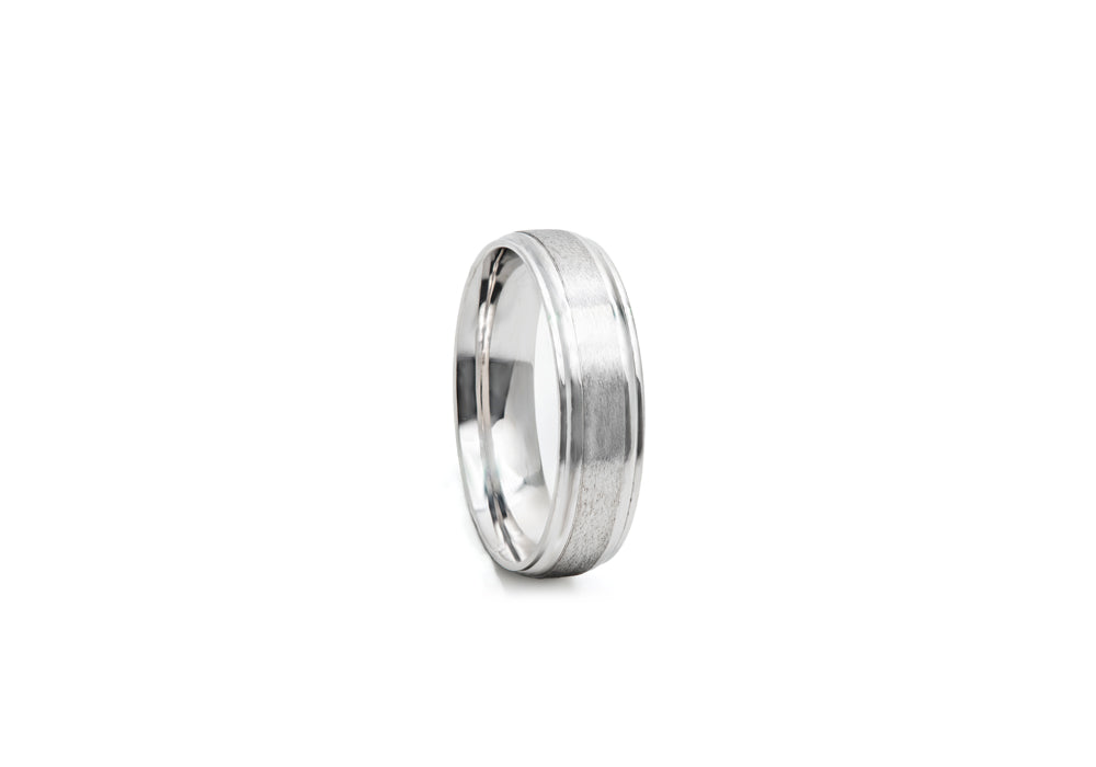 bague or blanc homme profil beau musclé 