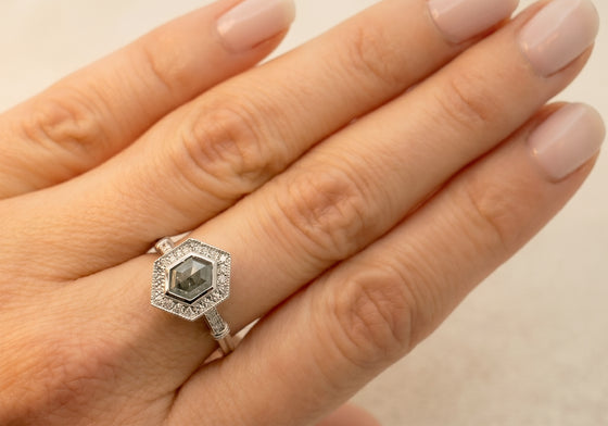 Bague diamant poivre et sel
