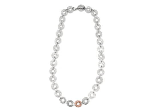 Collier avec anneaux texturés