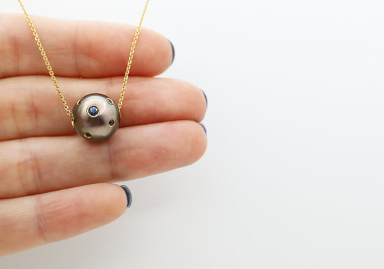 Perle de Tahiti et saphirs