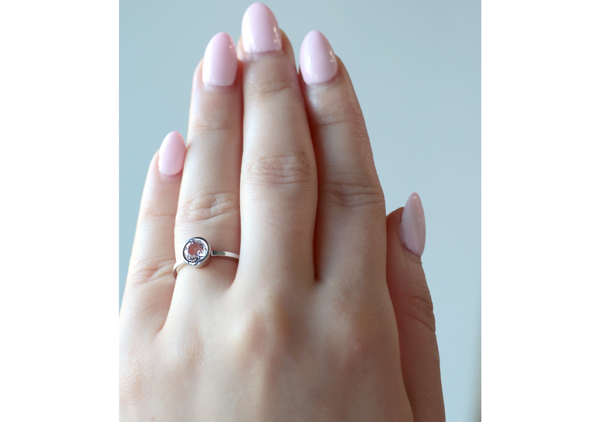 Solitaire saphir rose naturel de Madagascar