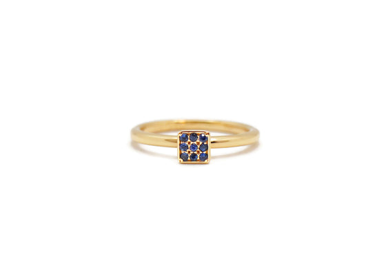 Bague carrée avec pavé de saphirs