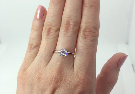 Solitaire à 12 griffes avec moissanite