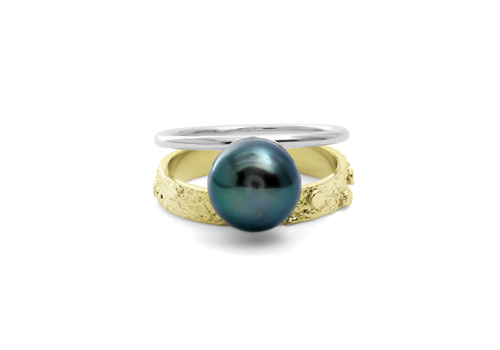 double signature black pearl ring in yellow gold 