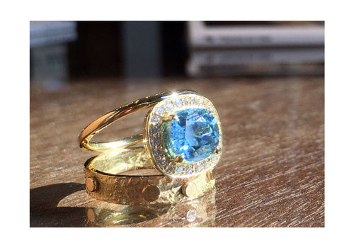 bague zircon bleu et diamants or jaune double signature halo bois 